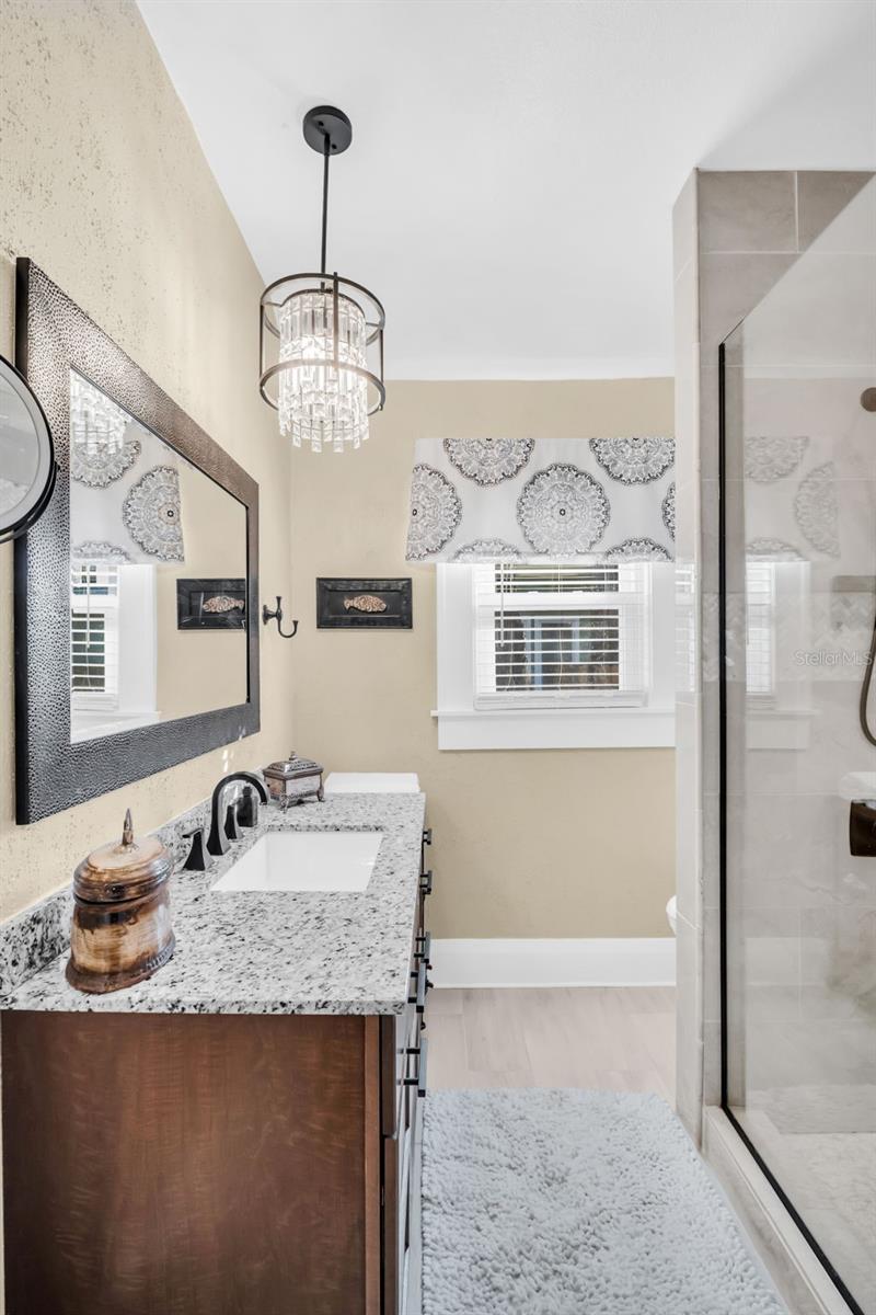 Listing photo id 20 for 903 Mcberry Street