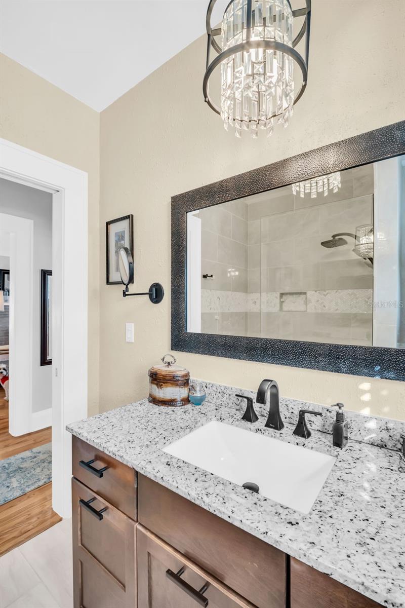 Listing photo id 24 for 903 Mcberry Street