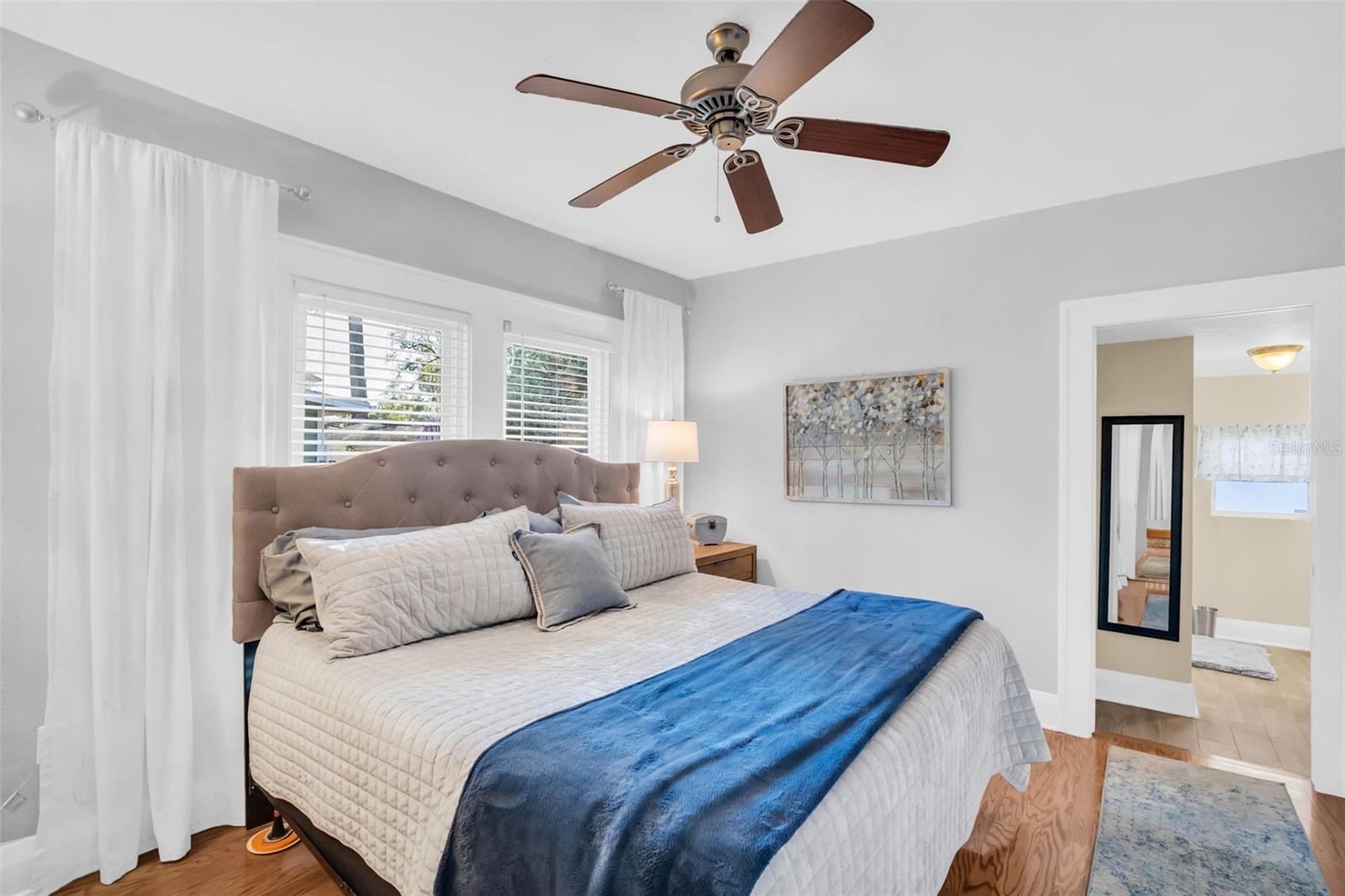 Listing photo id 26 for 903 Mcberry Street