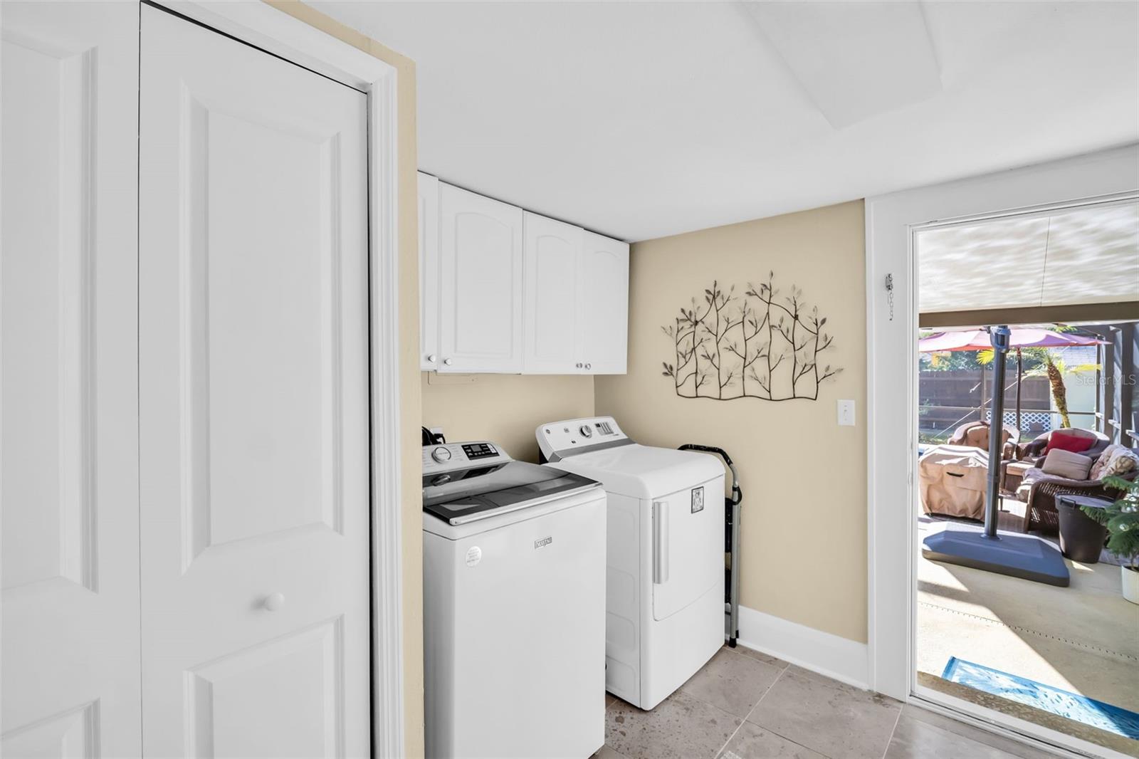 Listing photo id 36 for 903 Mcberry Street