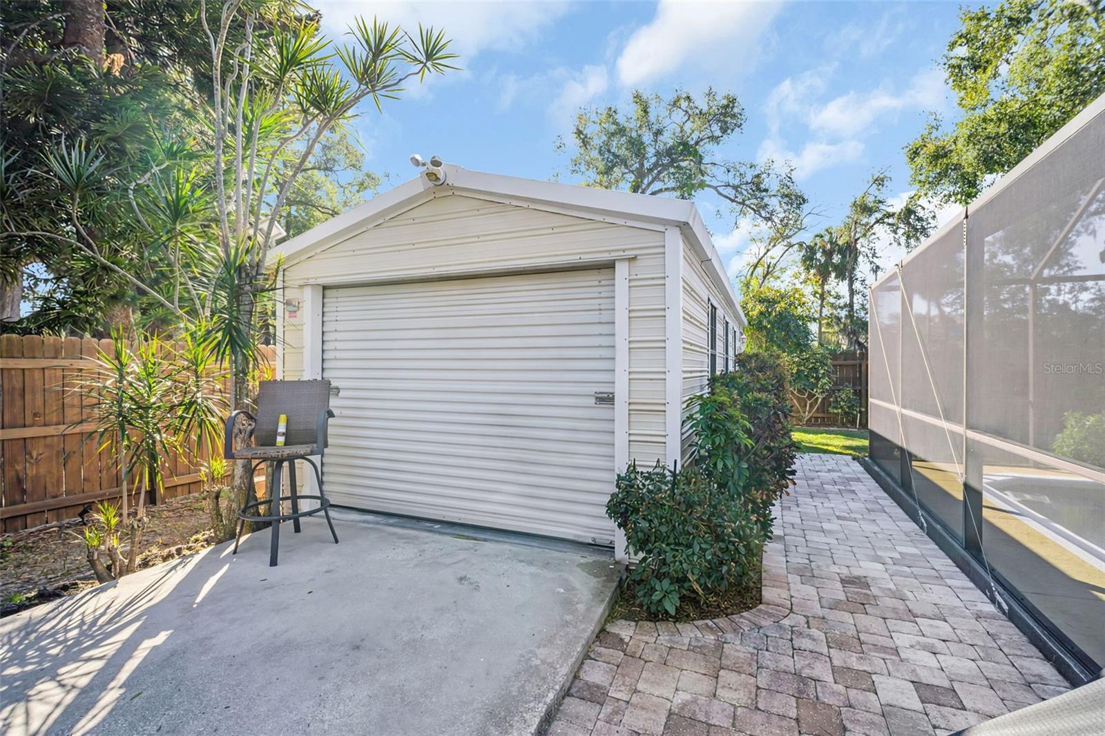 Listing photo id 41 for 903 Mcberry Street