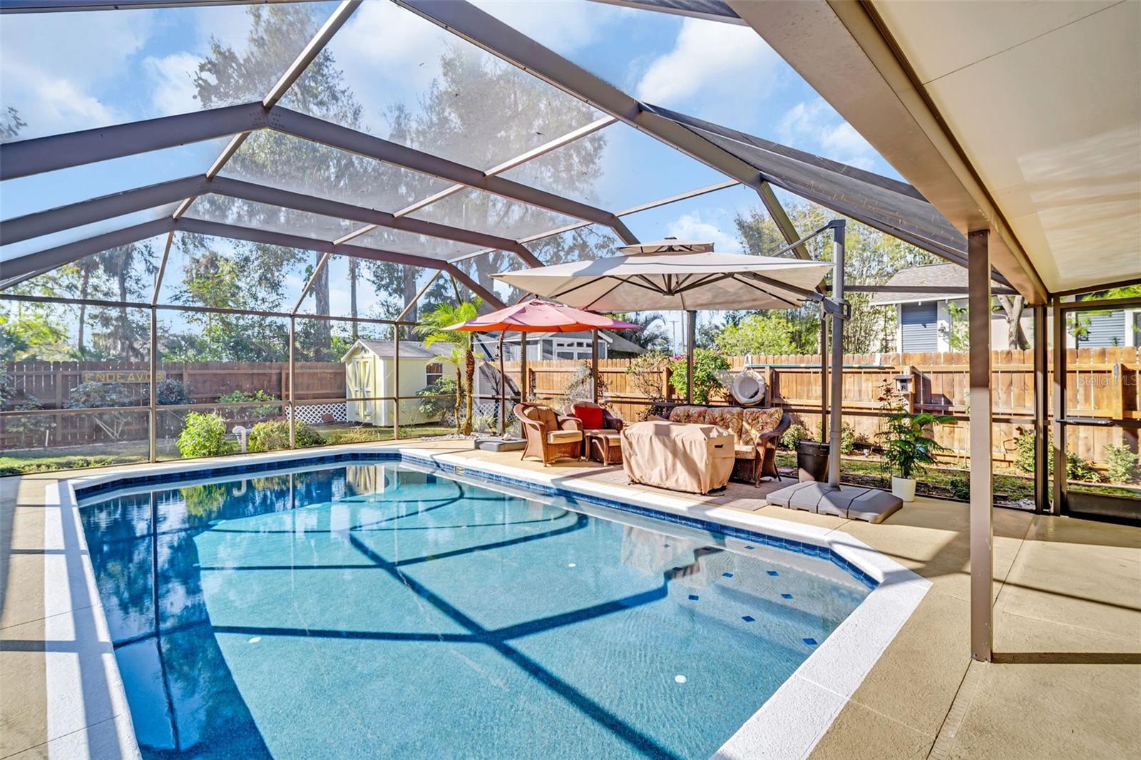 Listing photo id 42 for 903 Mcberry Street