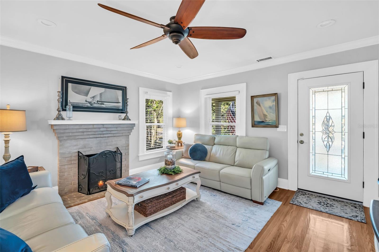 Listing photo id 6 for 903 Mcberry Street