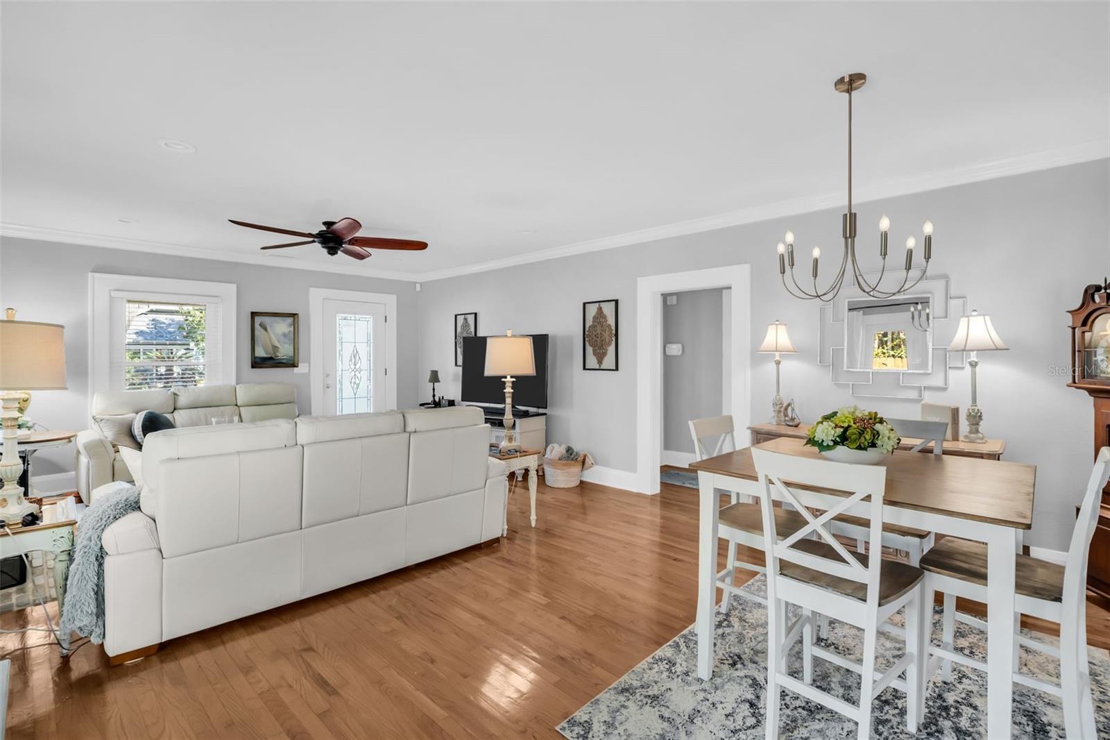 Listing photo id 7 for 903 Mcberry Street