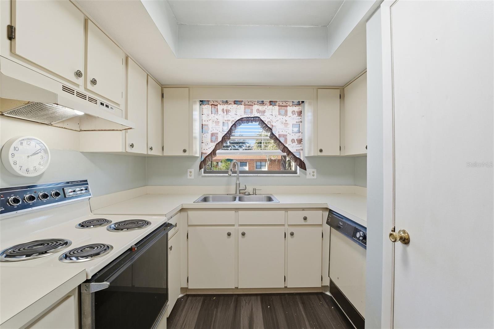 Image 11 of 38 For 6033 Topher Trail 6033