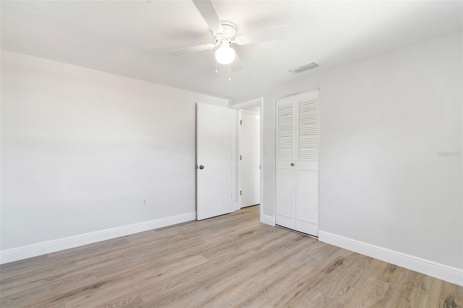 Image 20 of 33 For 10536 Laburnum Drive