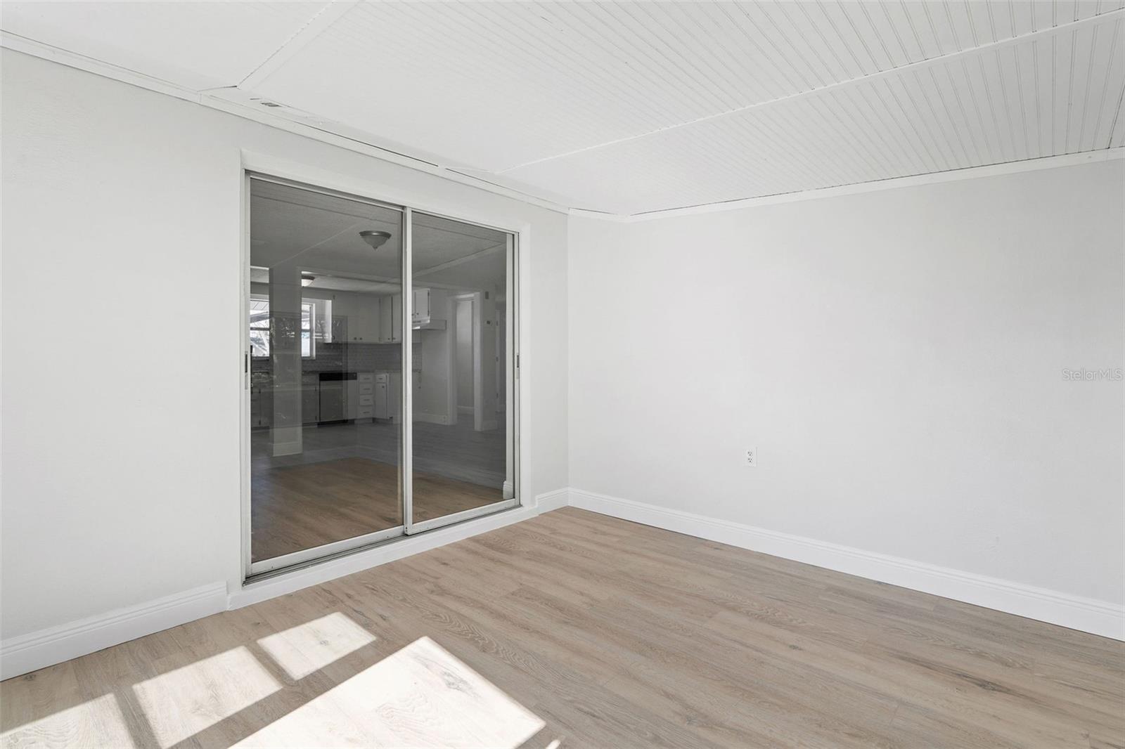 Image 23 of 33 For 10536 Laburnum Drive