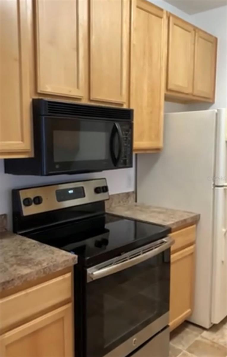 Image 9 of 17 For 10209 Courtney Palms Boulevard 302