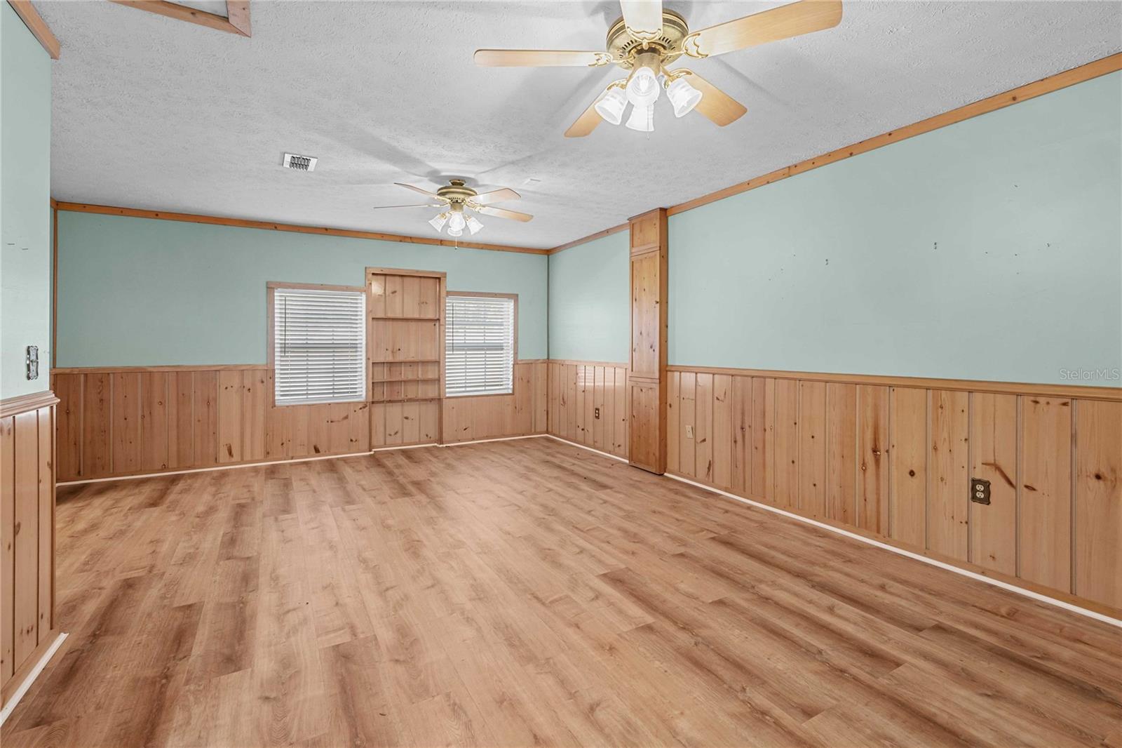 Listing photo id 8 for 31226 Saint Joe Road