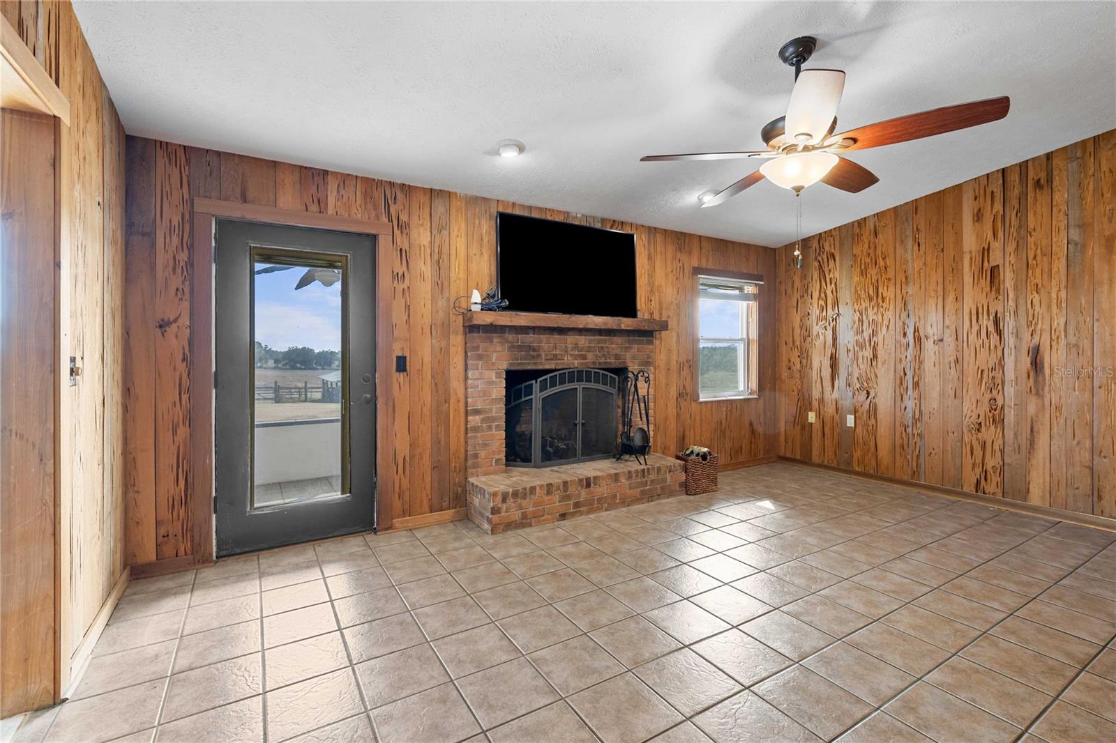 Listing photo id 13 for 31226 Saint Joe Road