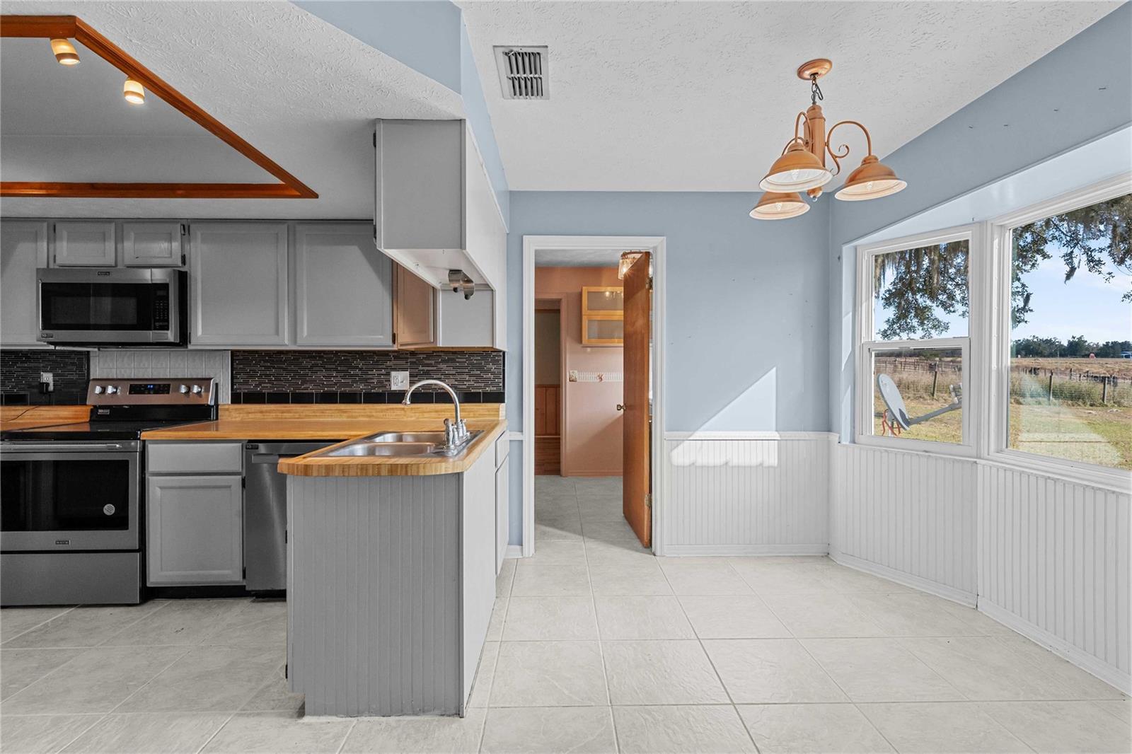 Listing photo id 18 for 31226 Saint Joe Road