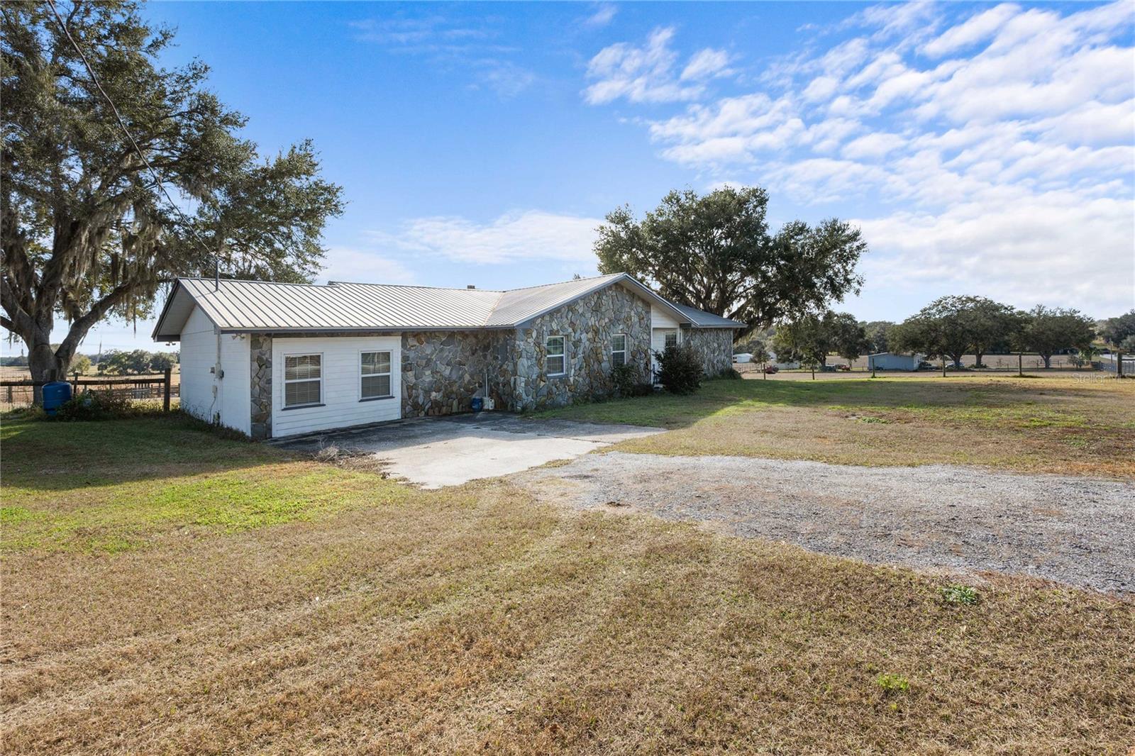 Listing photo id 49 for 31226 Saint Joe Road