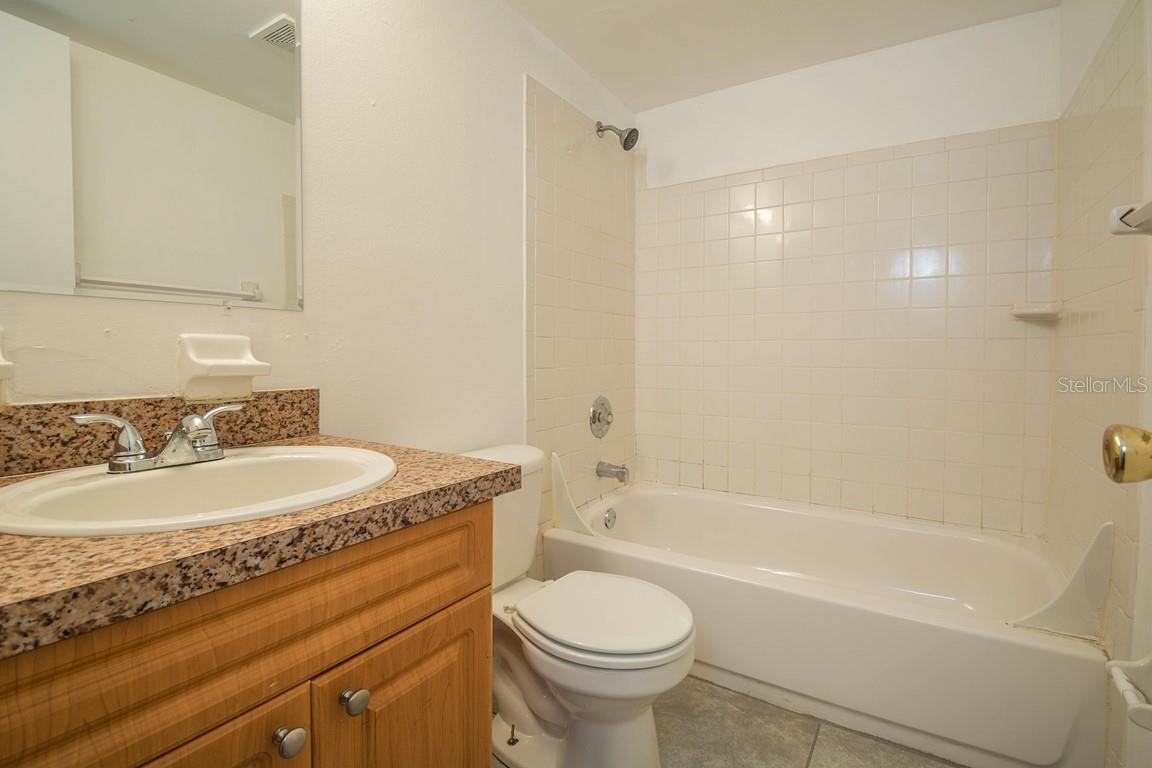 Image 10 of 24 For 5221 Bayshore Boulevard 32