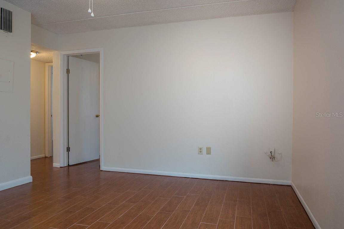 Image 18 of 24 For 5221 Bayshore Boulevard 32