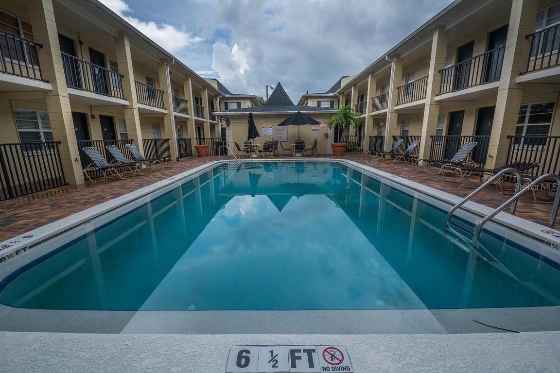 Image 21 of 24 For 5221 Bayshore Boulevard 32