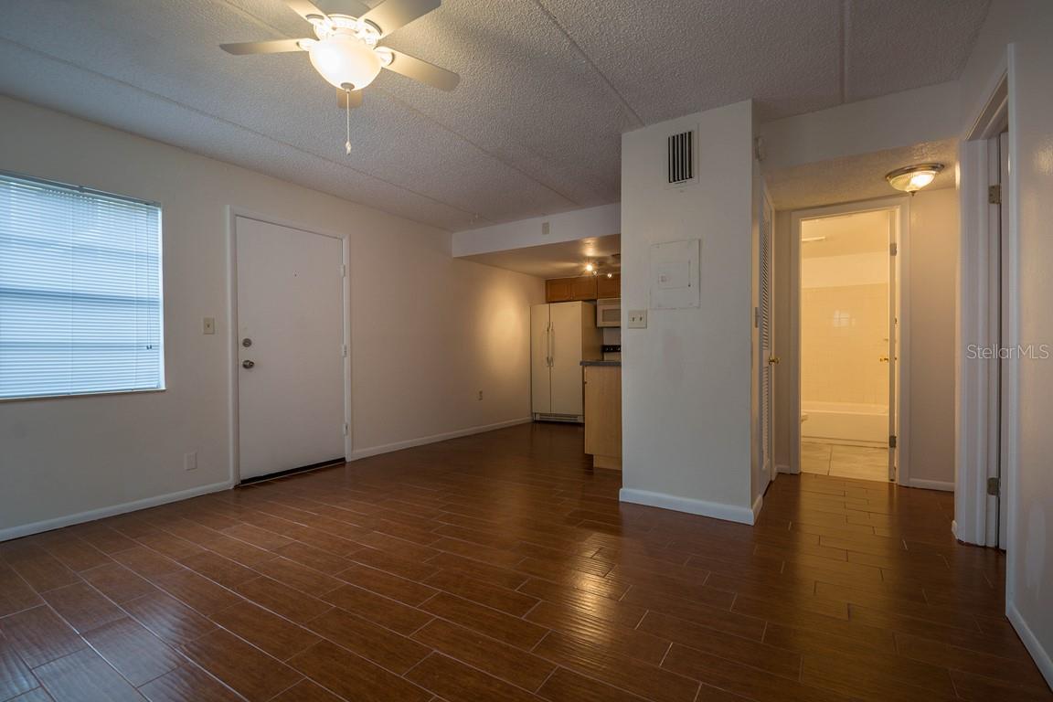 Image 4 of 24 For 5221 Bayshore Boulevard 32