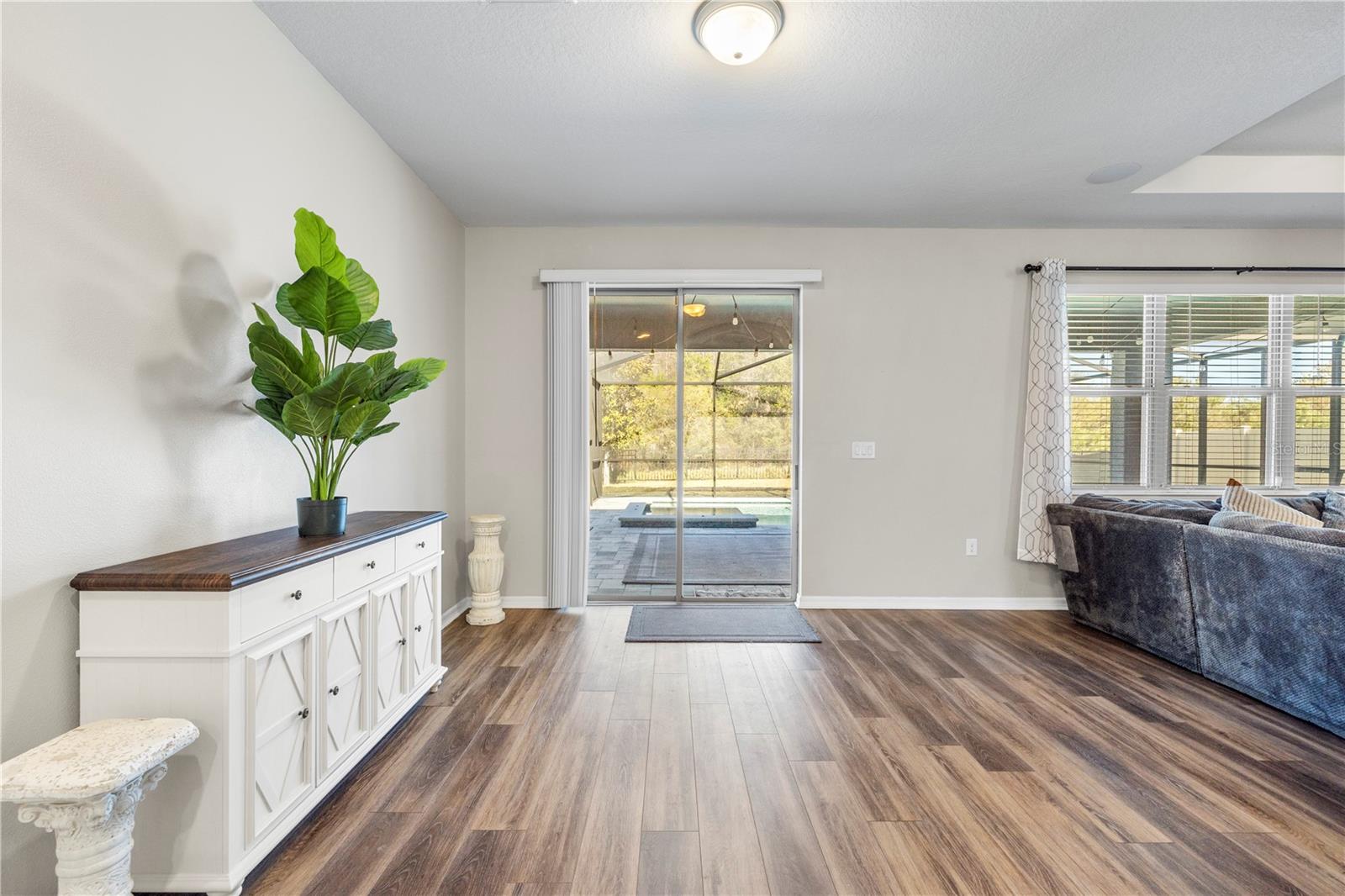 Image 24 of 80 For 7618 Pool Compass Loop