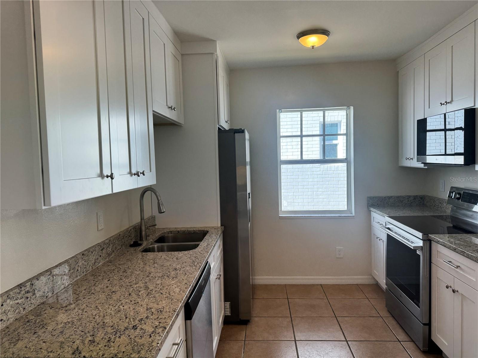 Image 10 of 39 For 804 Adalee Street