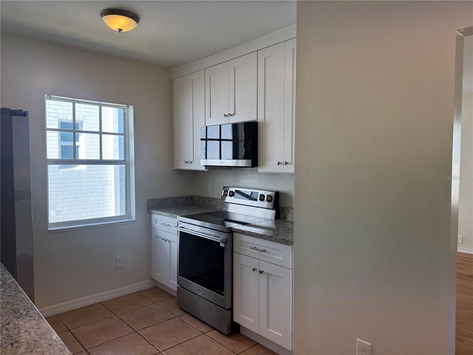 Image 11 of 39 For 804 Adalee Street