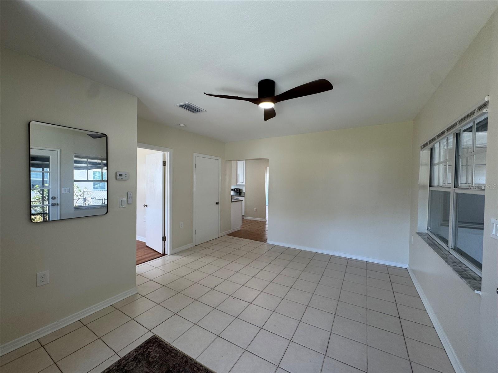 Image 12 of 39 For 804 Adalee Street