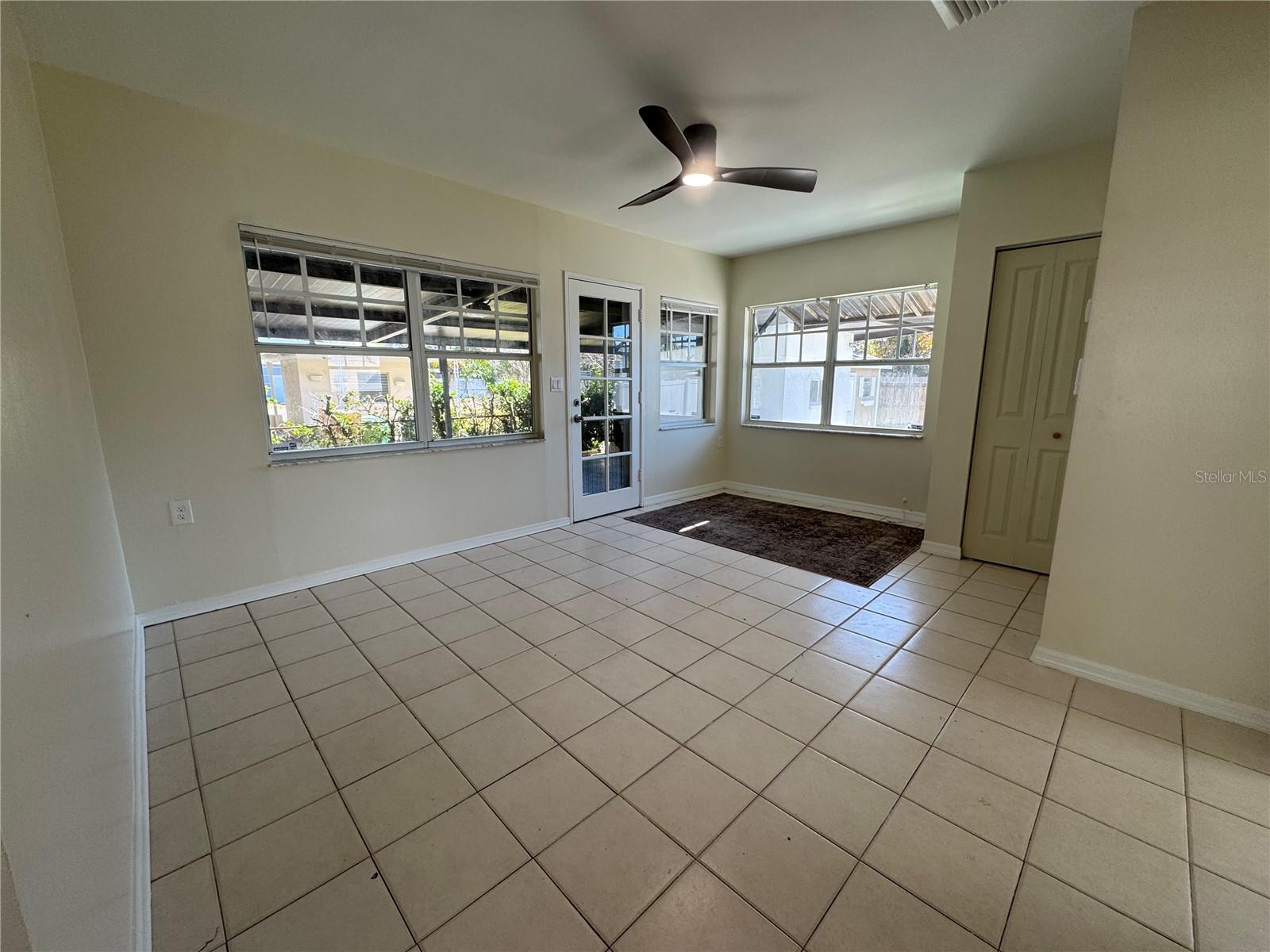 Image 13 of 39 For 804 Adalee Street