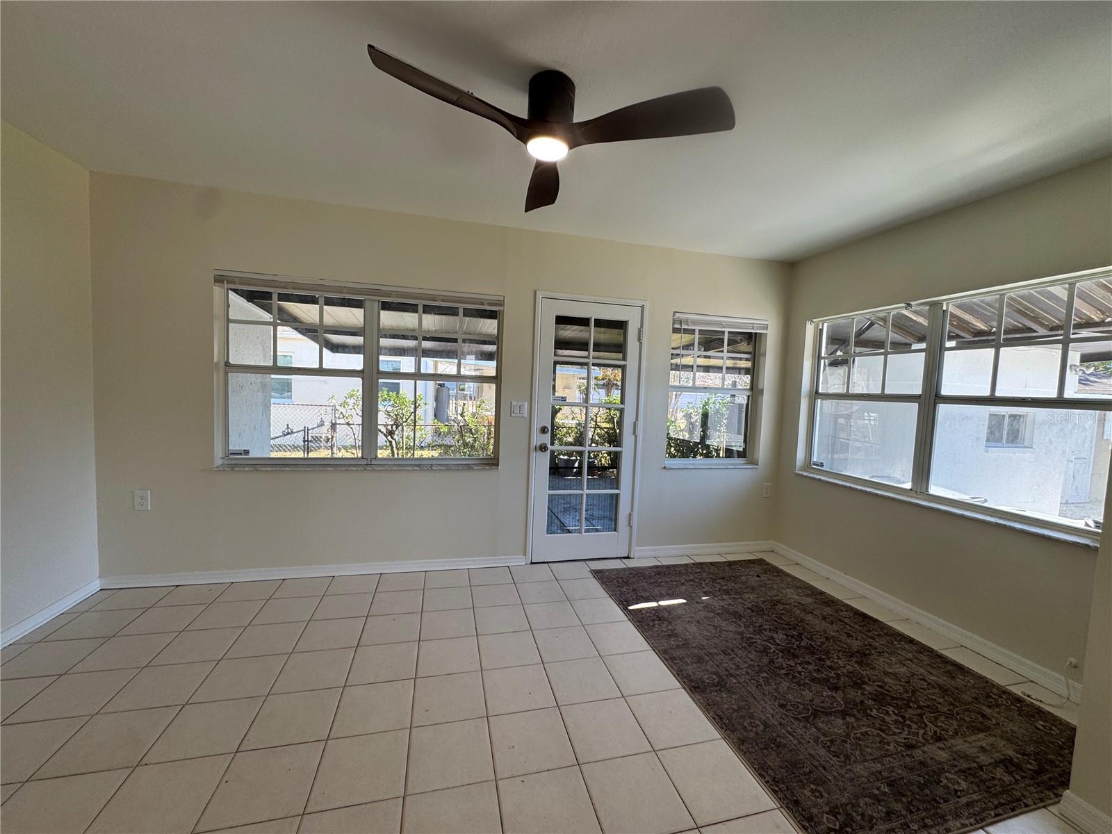 Image 4 of 39 For 804 Adalee Street