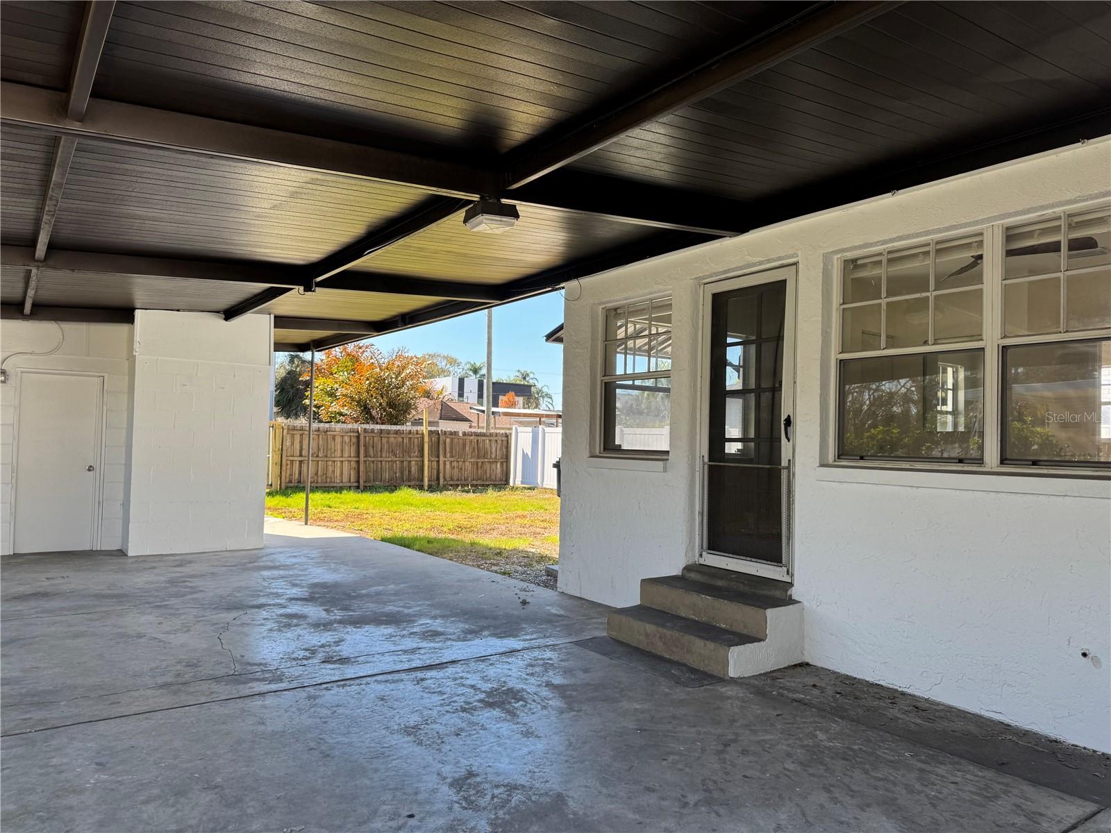 Image 5 of 39 For 804 Adalee Street