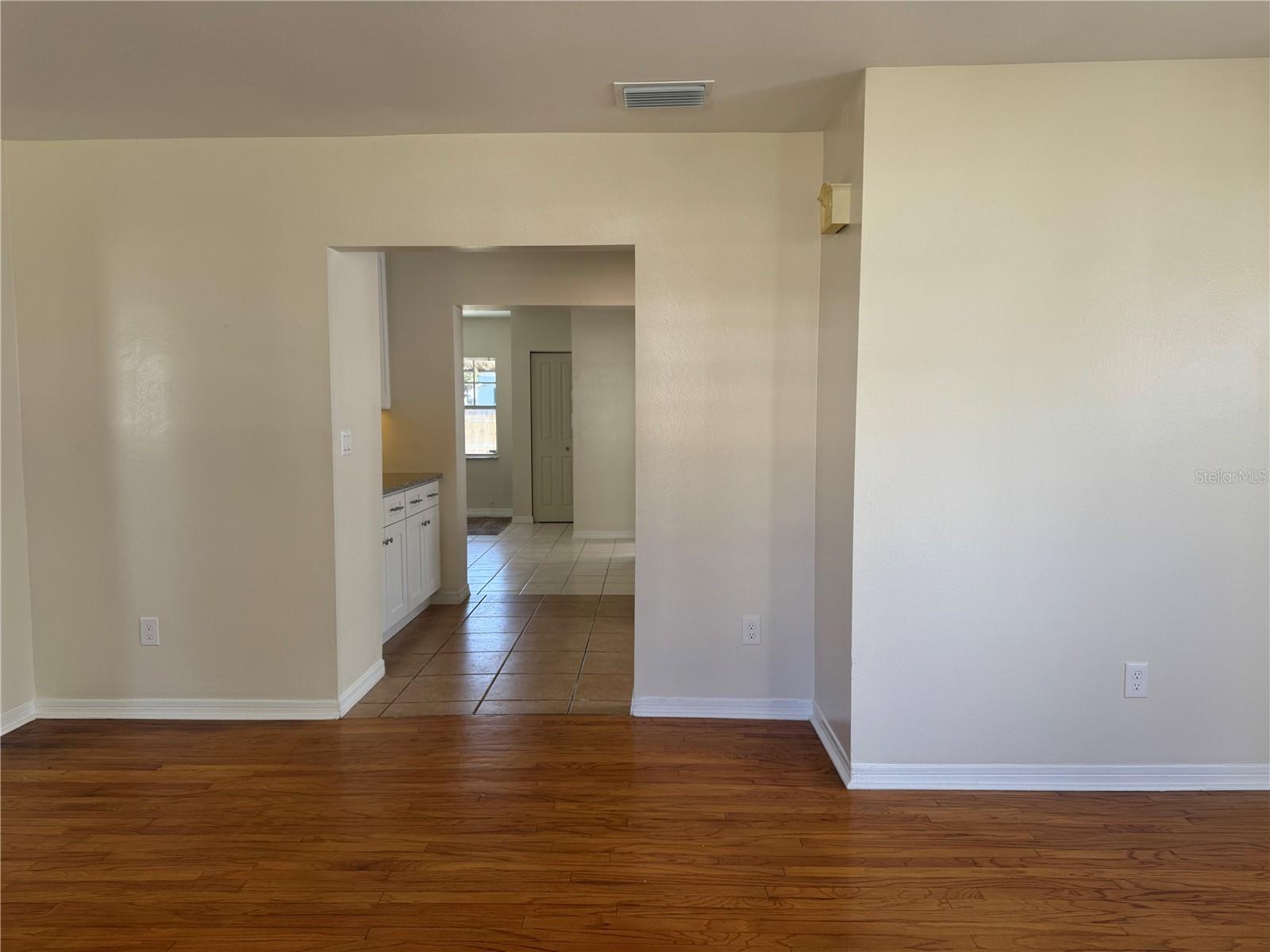 Image 8 of 39 For 804 Adalee Street