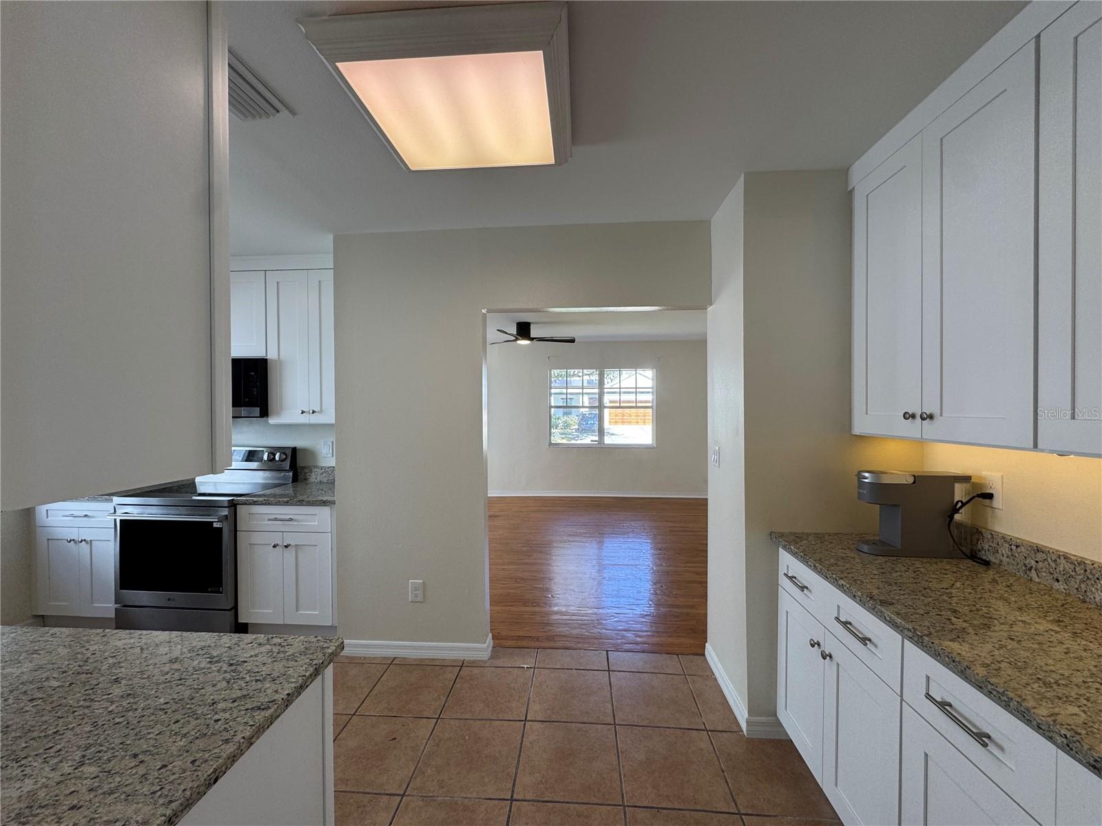 Image 9 of 39 For 804 Adalee Street