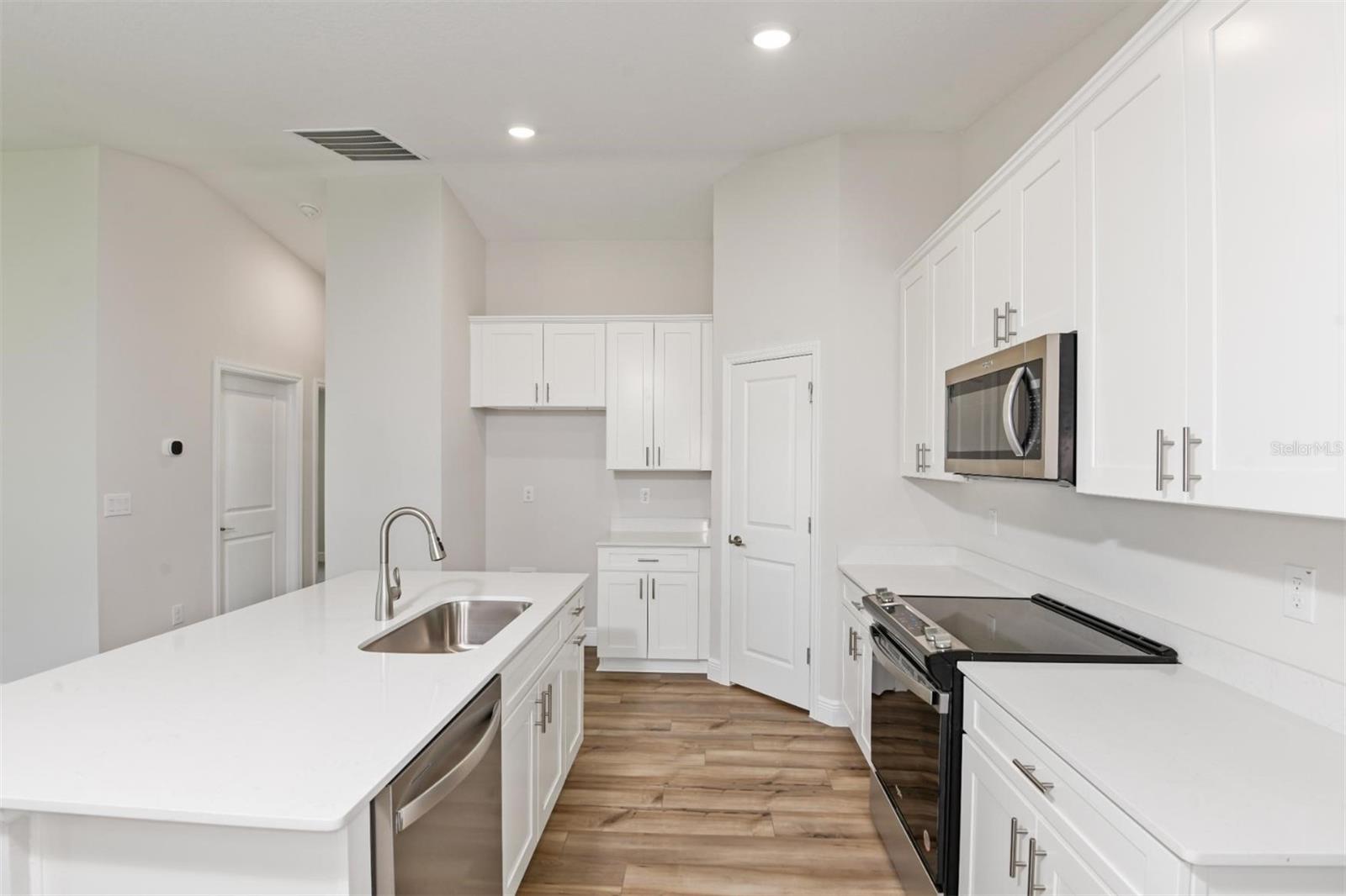 Image 7 of 35 For 6182 Sw 96th Place