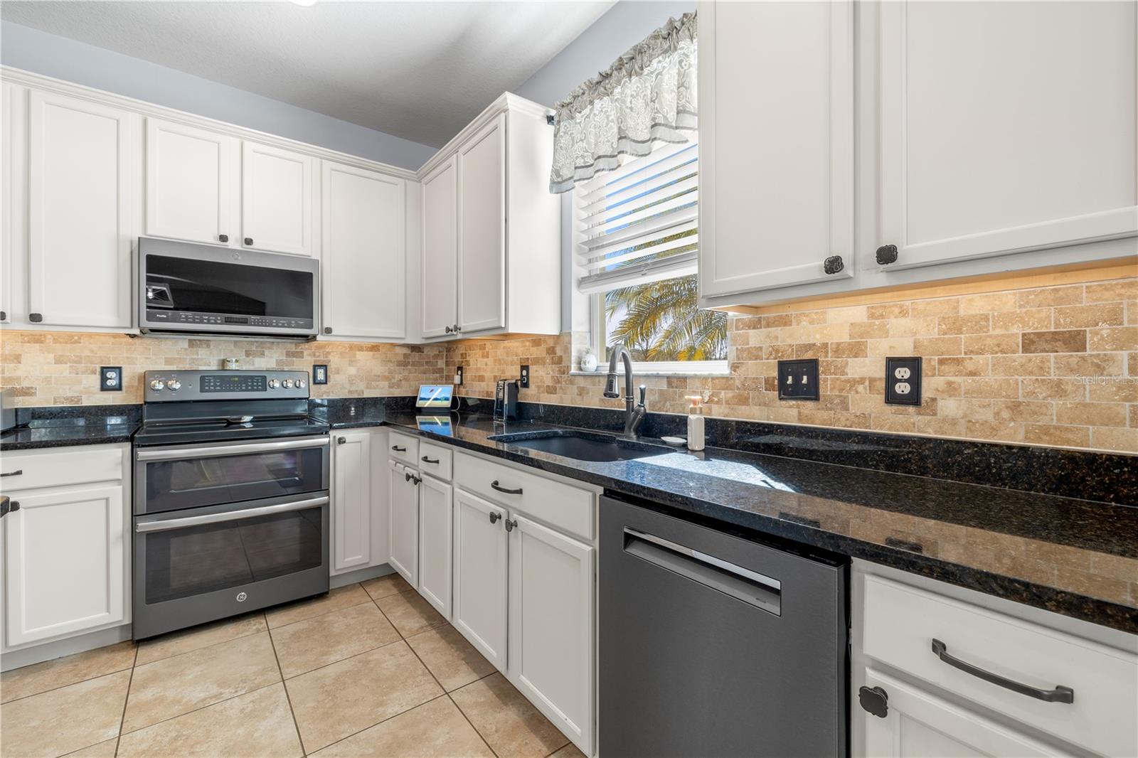 Image 8 of 78 For 5463 Shasta Daisy Place