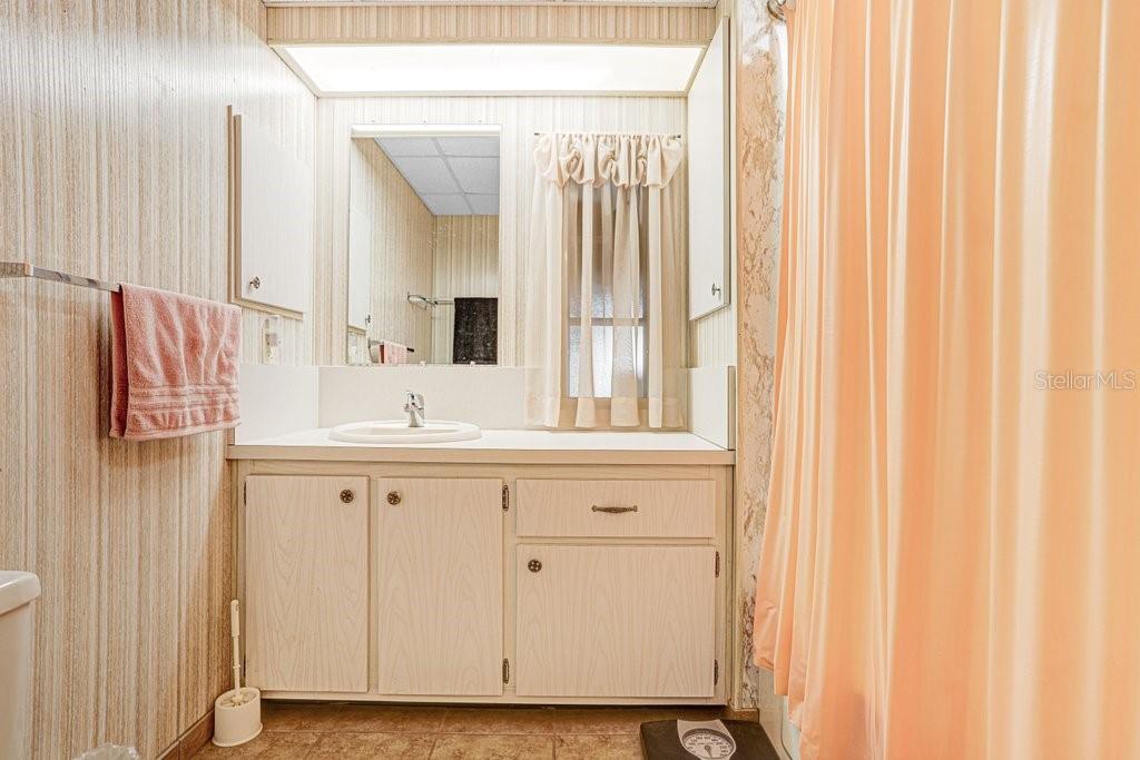 Image 18 of 41 For 14299 Nectarine Street