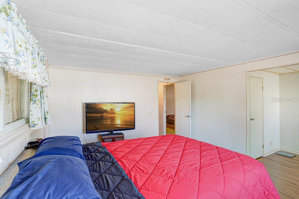 Image 22 of 41 For 14299 Nectarine Street