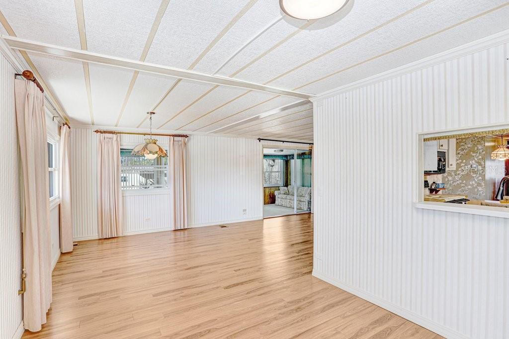 Image 9 of 41 For 14299 Nectarine Street