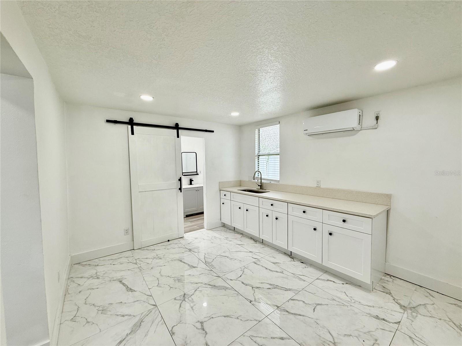 Image 23 of 27 For 1813 Wood Street