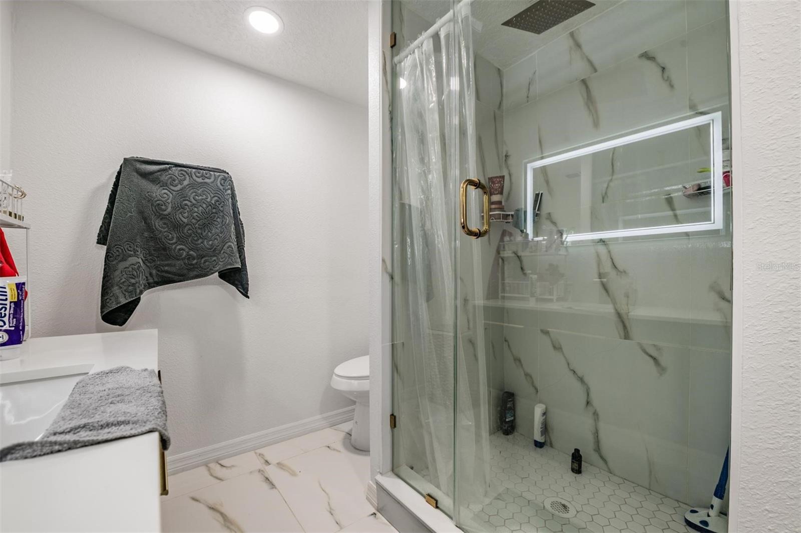 Listing photo id 19 for 7634 Judith Crescent