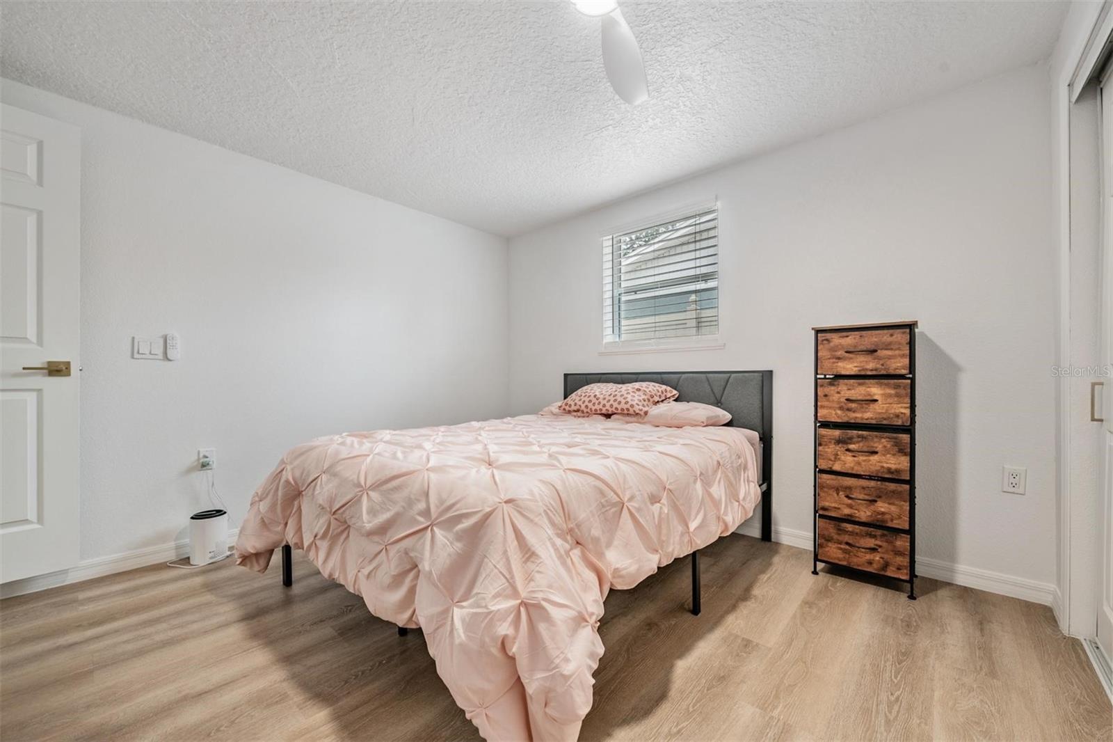 Listing photo id 21 for 7634 Judith Crescent