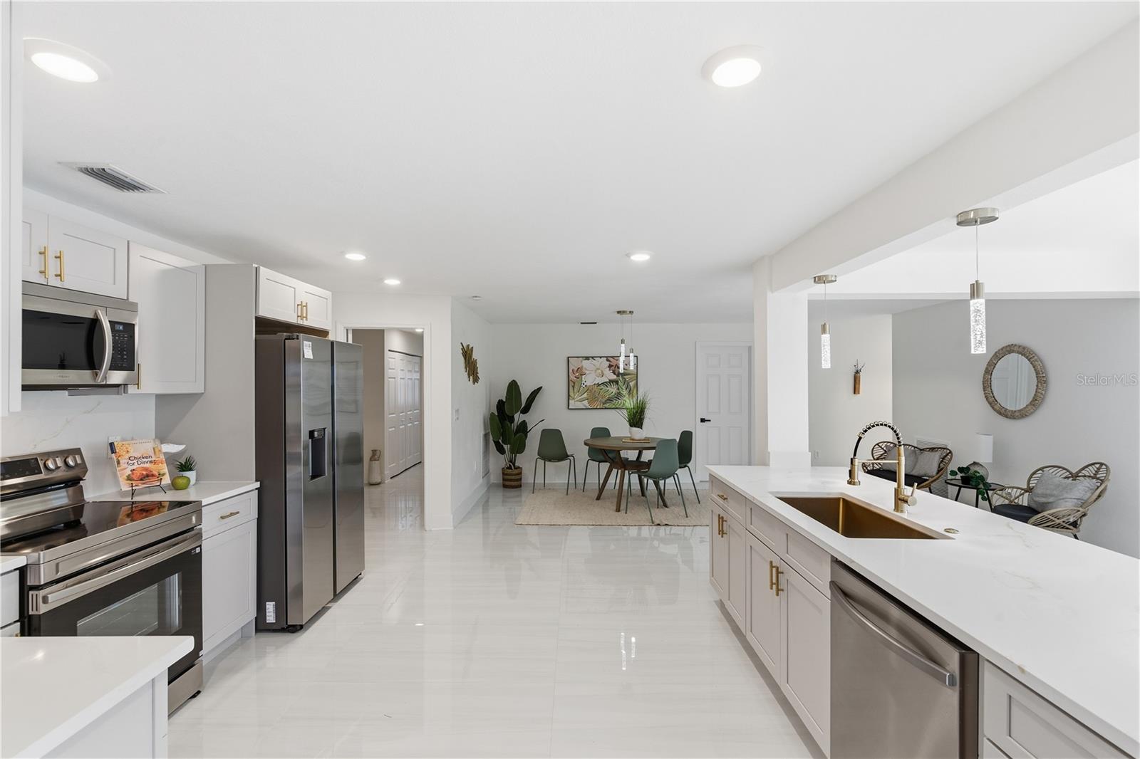 Image 11 of 57 For 4346 Marine Parkway