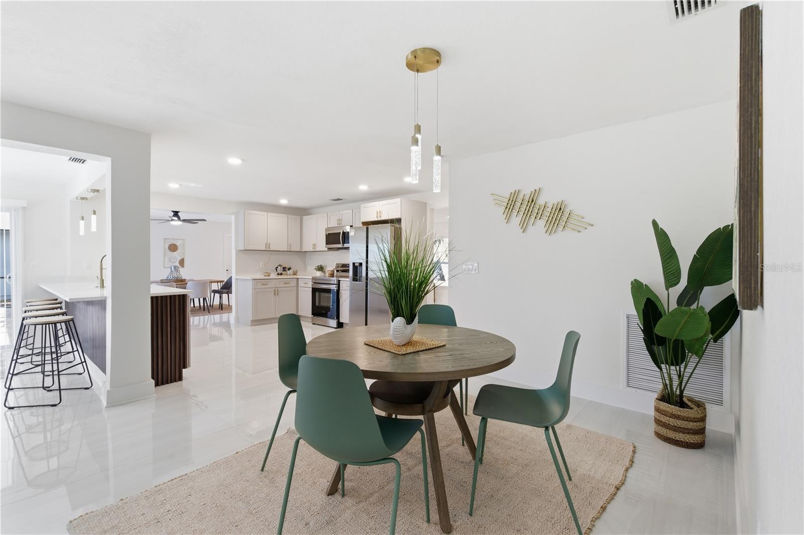 Image 17 of 57 For 4346 Marine Parkway