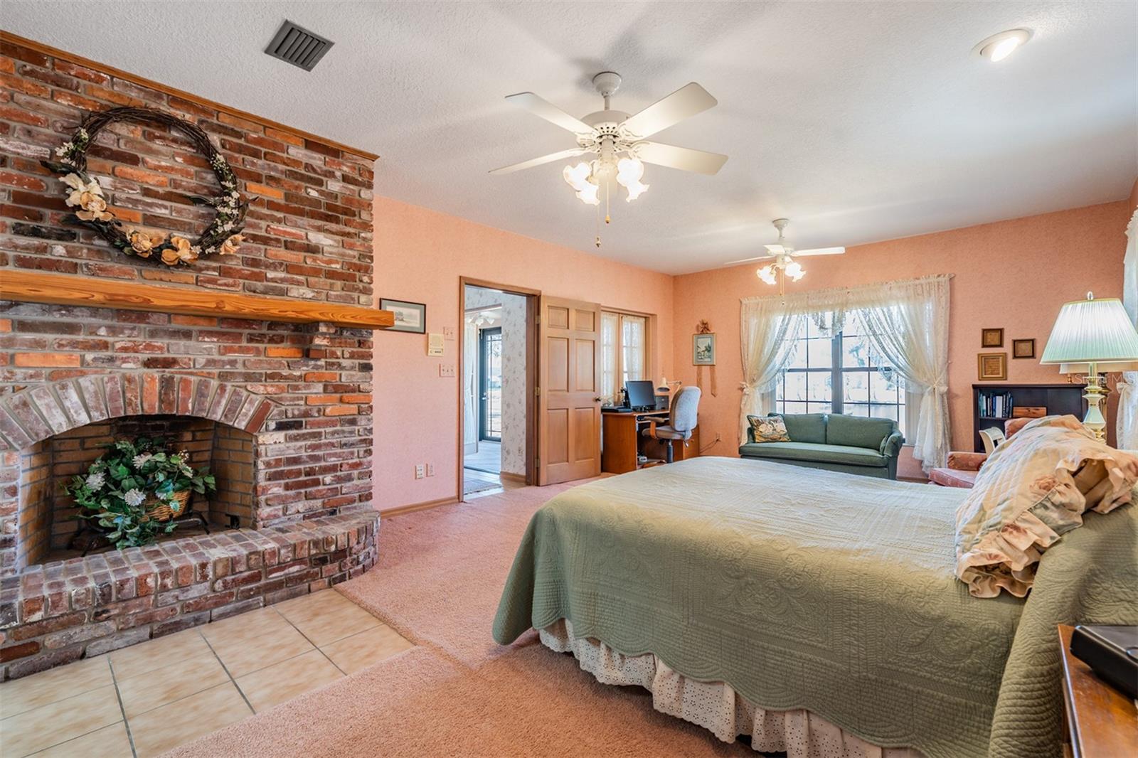 Image 17 of 77 For 701 Duque Road