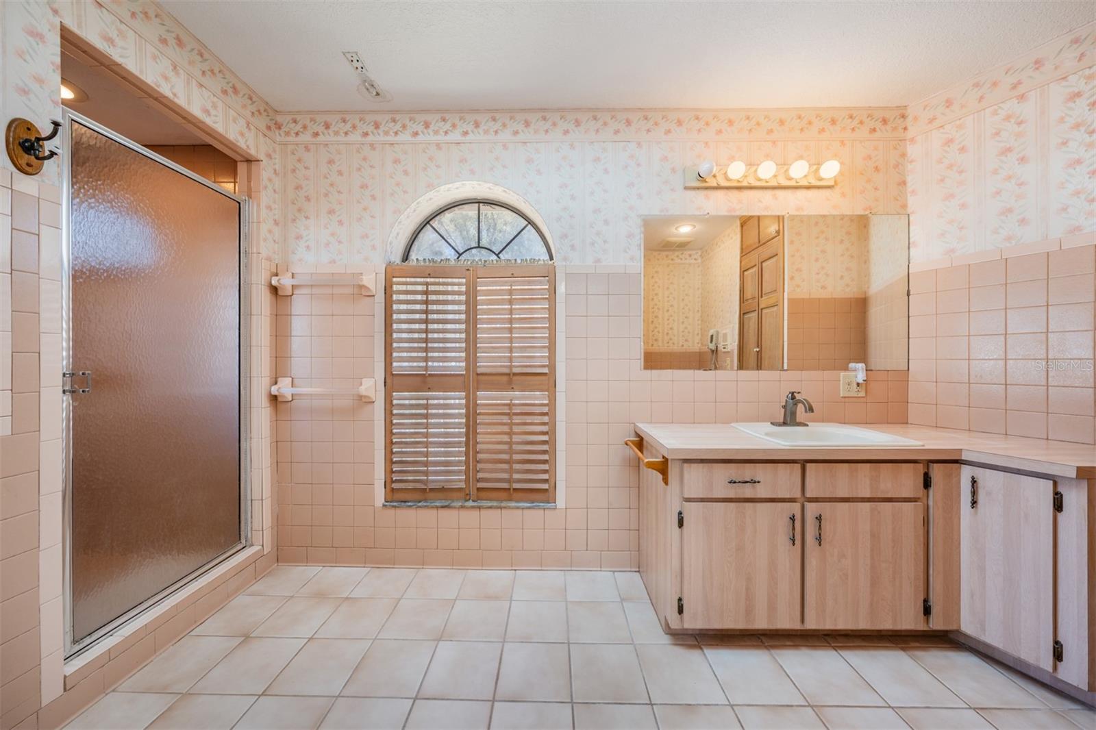 Image 22 of 77 For 701 Duque Road