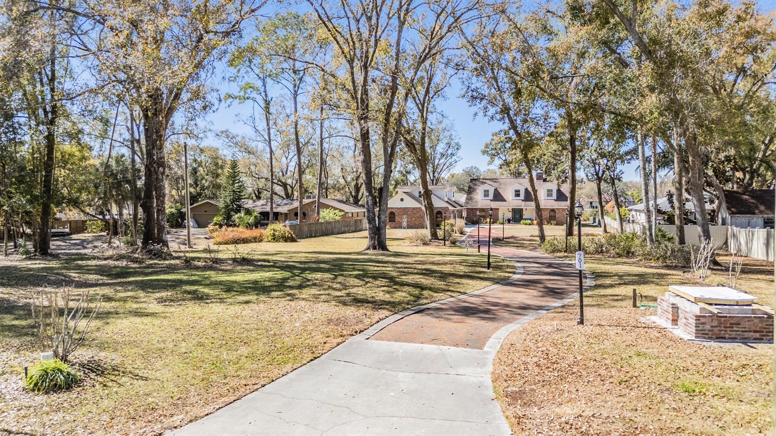 Image 25 of 77 For 701 Duque Road