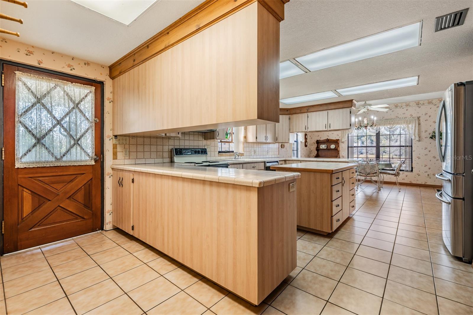 Image 26 of 77 For 701 Duque Road