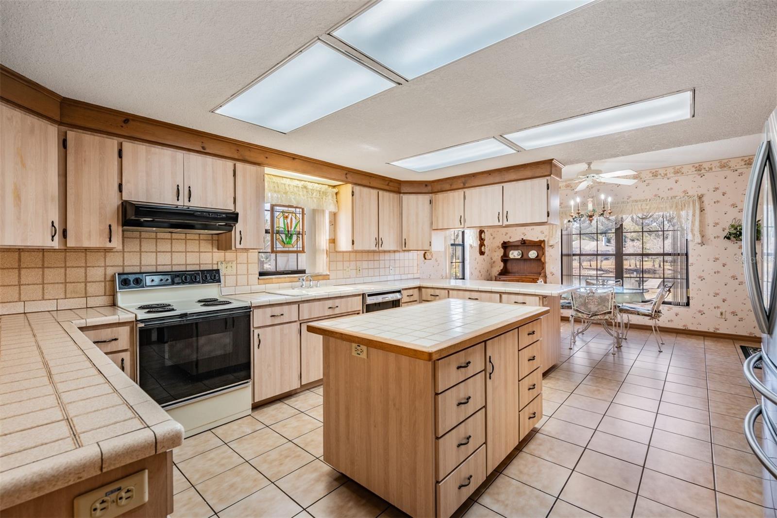 Image 27 of 77 For 701 Duque Road