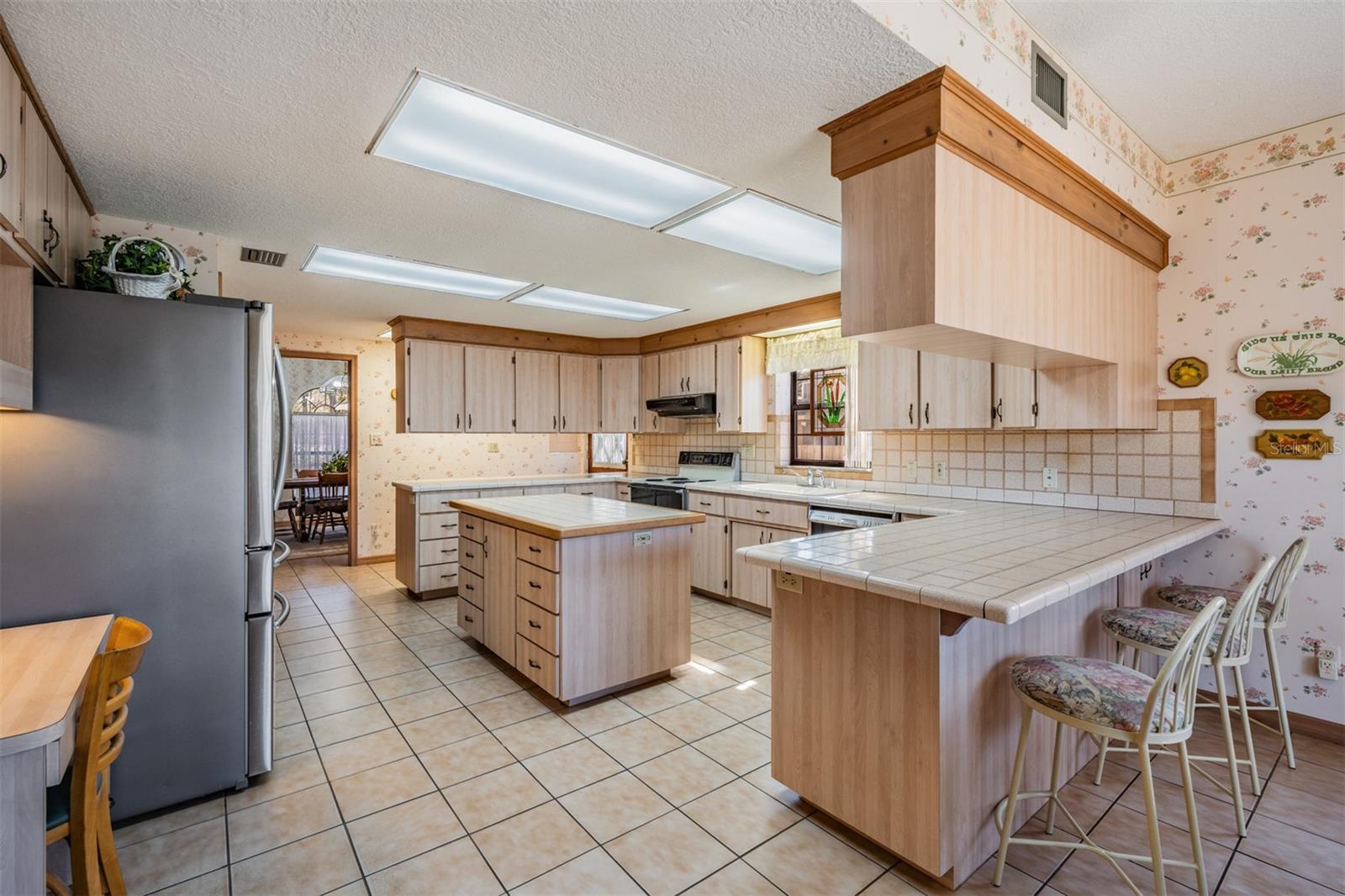 Image 29 of 77 For 701 Duque Road