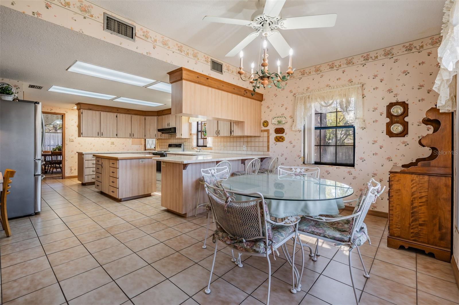 Image 32 of 77 For 701 Duque Road