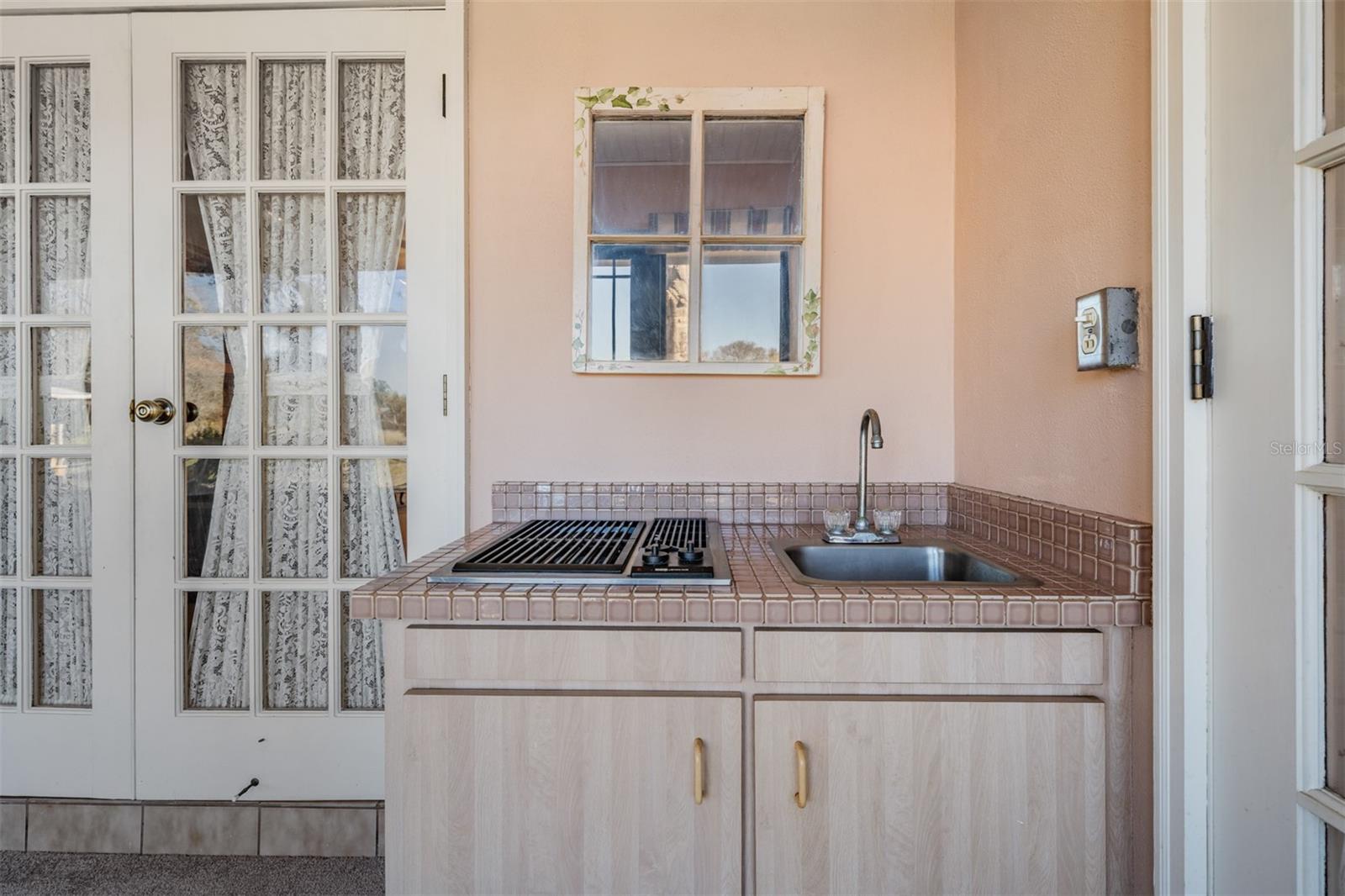 Image 37 of 77 For 701 Duque Road