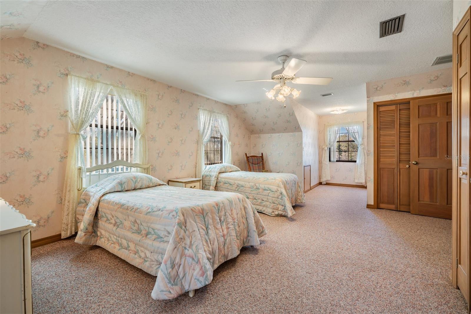 Image 43 of 77 For 701 Duque Road