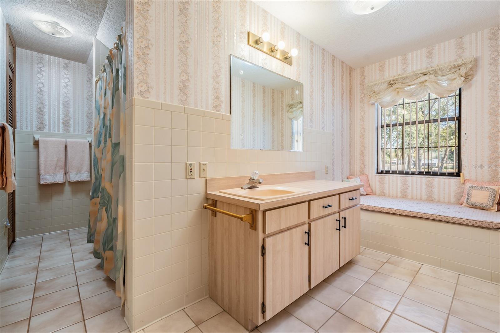 Image 46 of 77 For 701 Duque Road