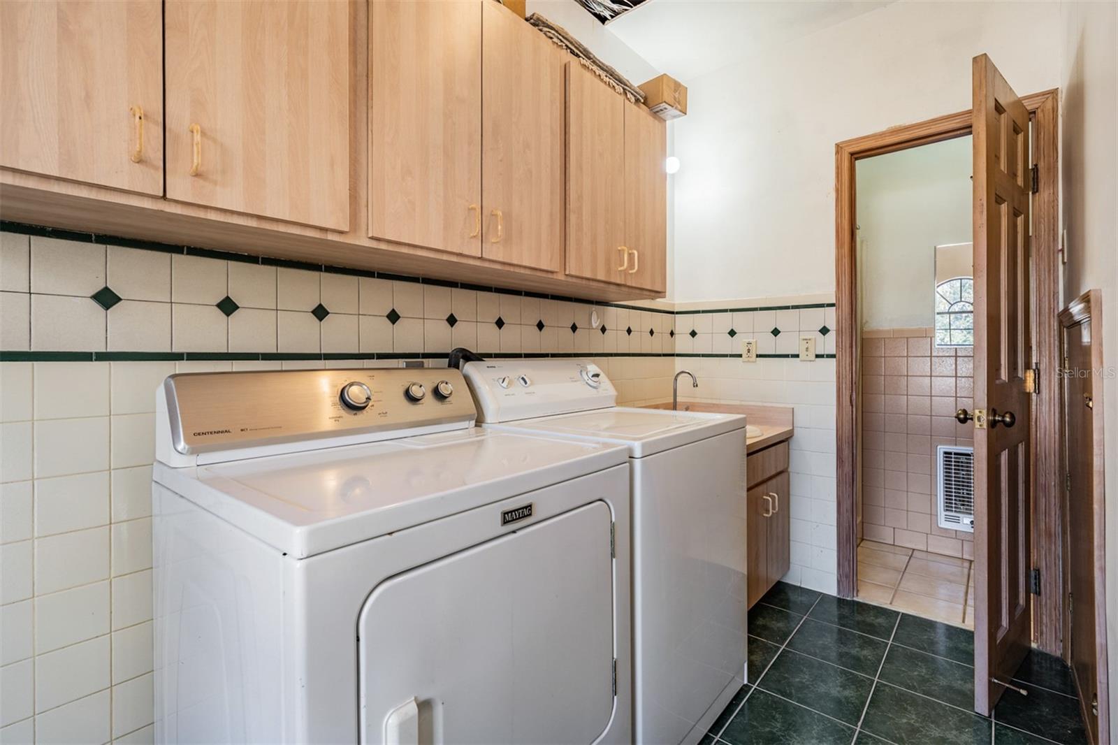 Image 52 of 77 For 701 Duque Road